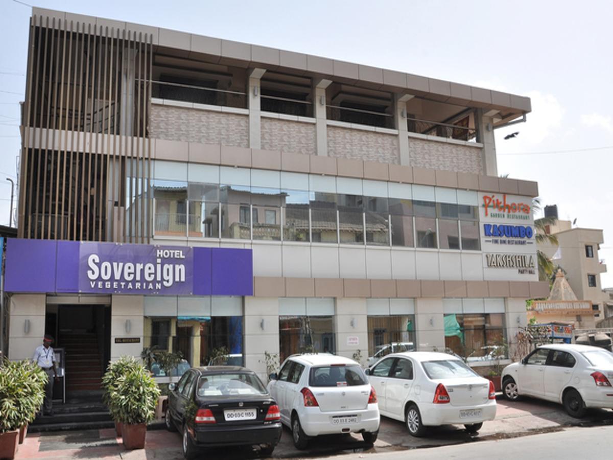 Hotel Sovereign Daman Exterior photo