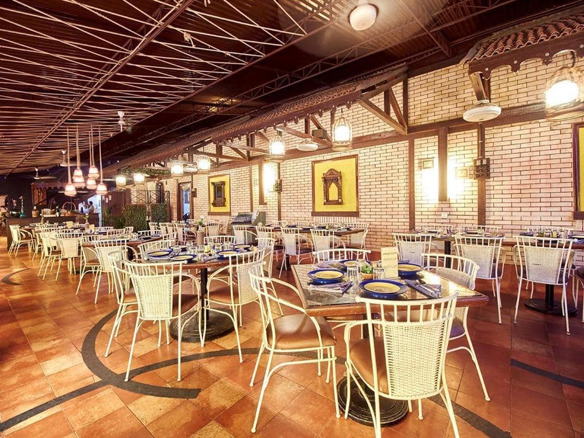 Hotel Sovereign Daman Exterior photo