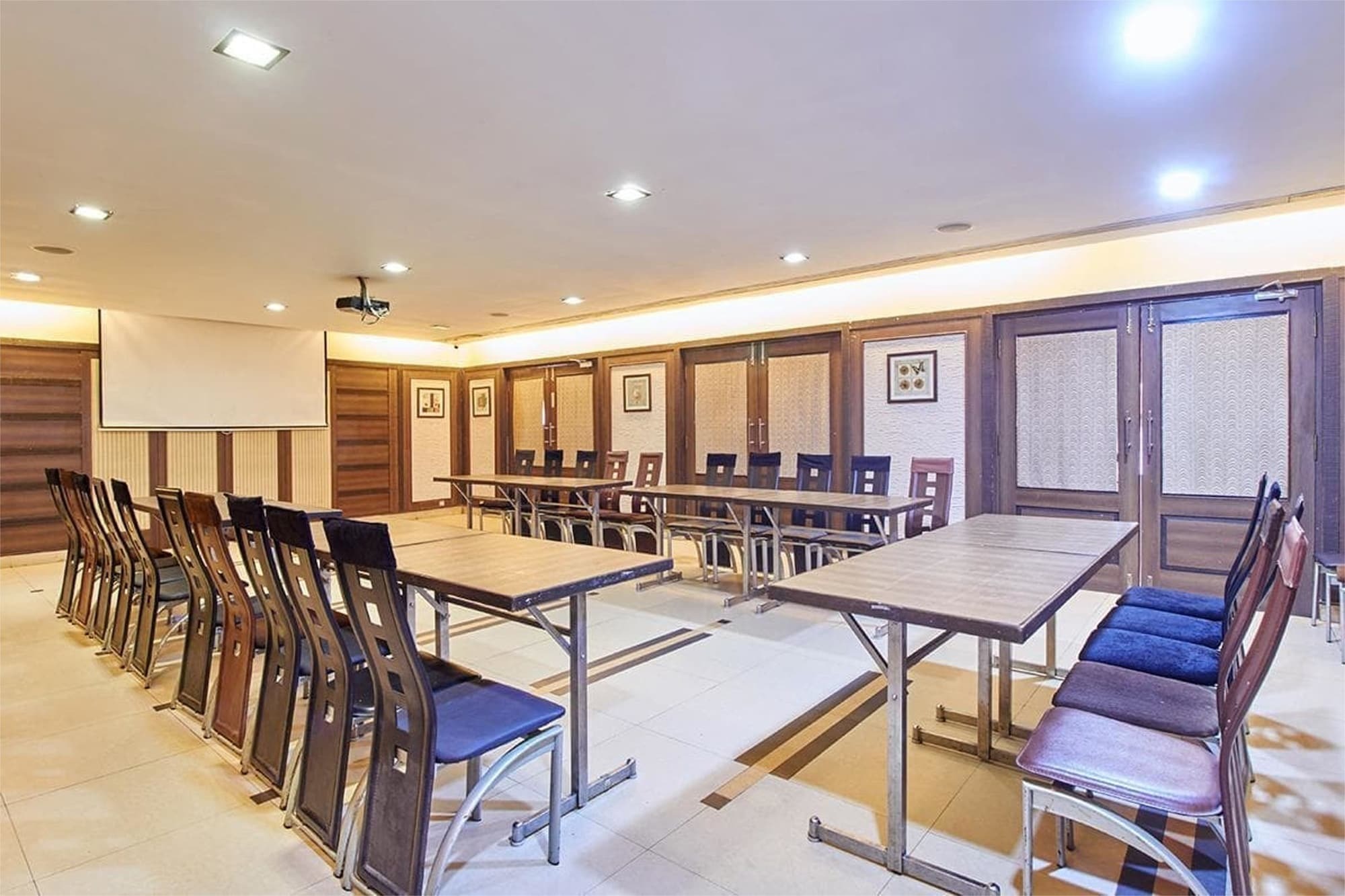 Hotel Sovereign Daman Exterior photo
